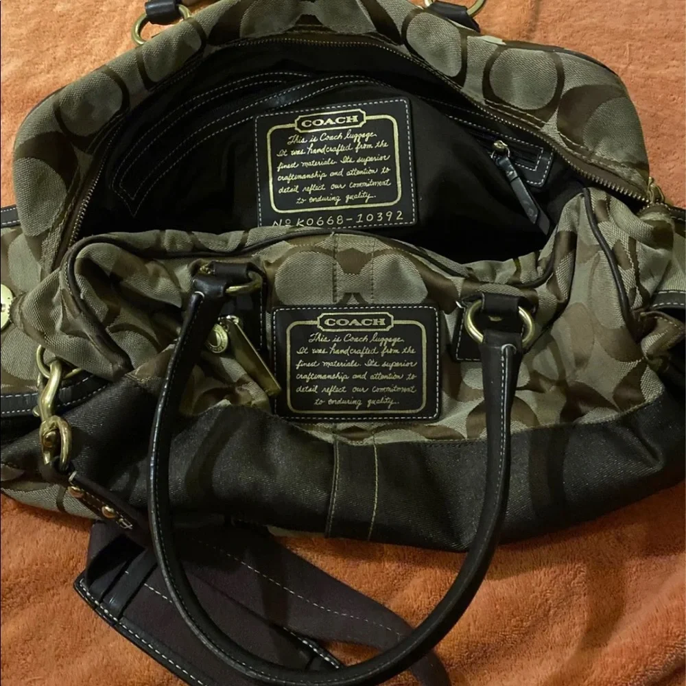 Coach weekend bag excellent condition - Picture 3 of 3